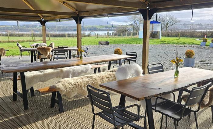 Halen Môn's pabell shelter at Tide / Llanw cafe